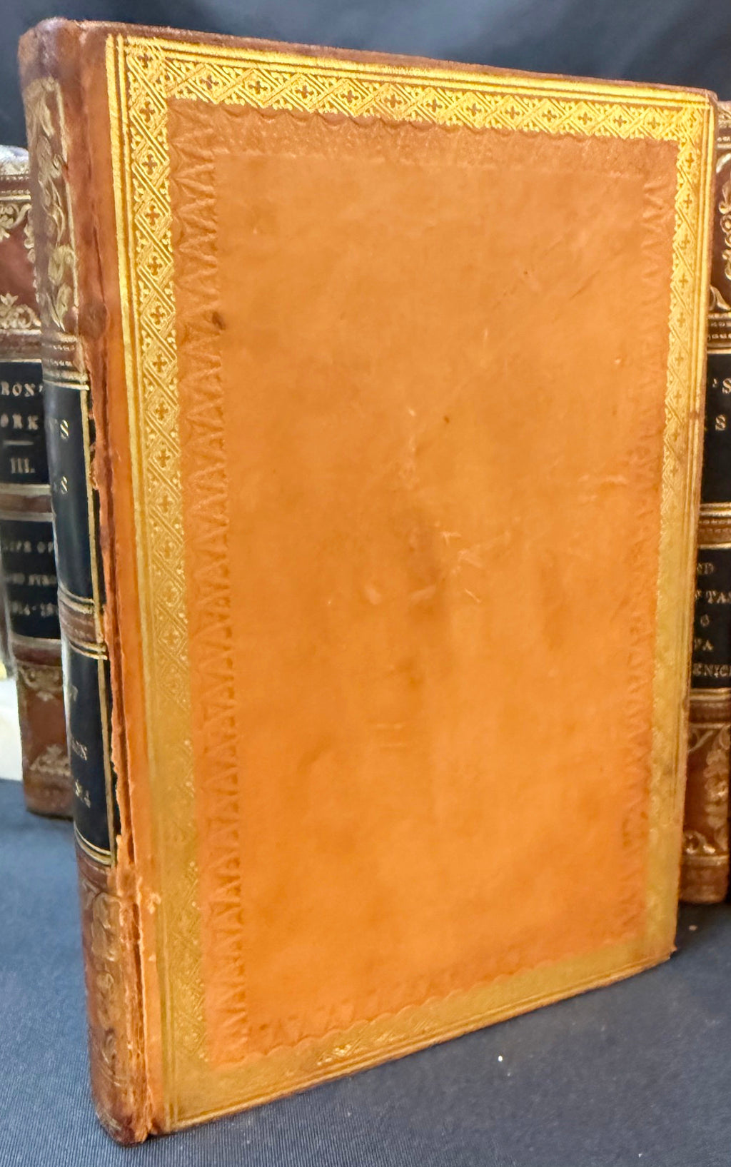 ANTIQUE 1833 LORD BYRON'S WORKS, FINE LEATHER BINDINGS, GILT DECORATION, ENGRAVED PLATES, 12 VOLUMES