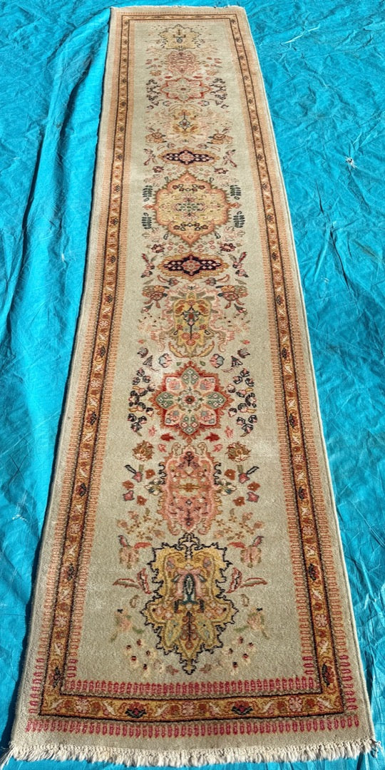 PERSIAN KERMAN HAND KNOTTED RUNNER, 2.8 x 12.5 (81cm x 378cm)