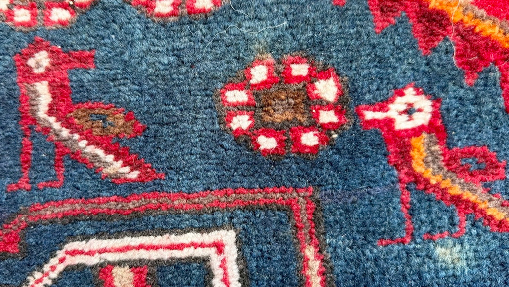 VINTAGE PERSIAN SHIRAZ PICTORIAL HAND KNOTTED RUG, 5.4 x 7.4 (163cm x 224cm)