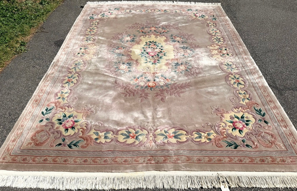 FRENCH STYLE AUBUSSON HAND KNOTTED RUG, 8.11 x 12.4 (272cm x 376cm)