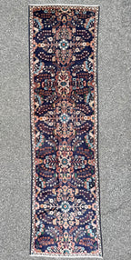 VINTAGE PERSIAN HOSSEINABAD HAND KNOTTED RUNNER, 2.9 x 9.8 (84cm x 295cm)