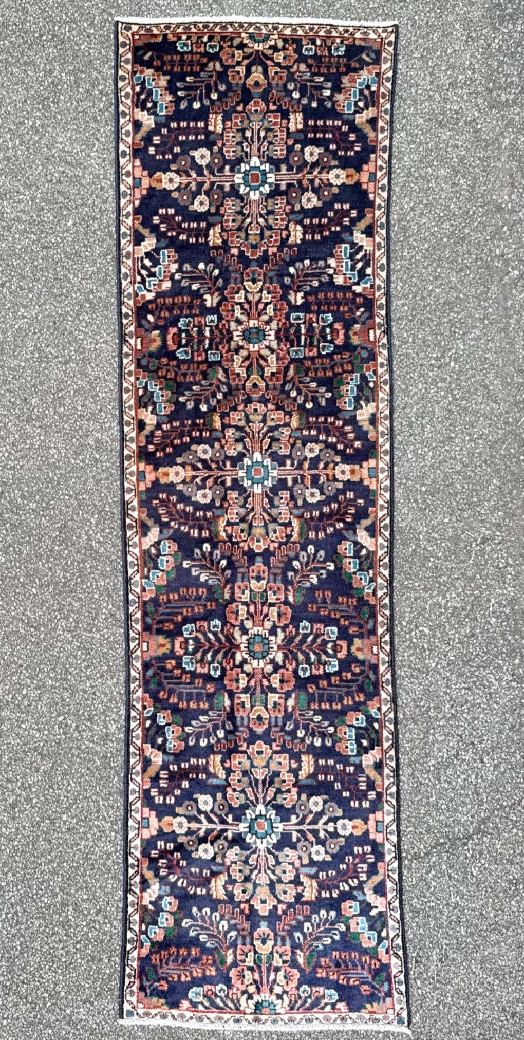 VINTAGE PERSIAN HOSSEINABAD HAND KNOTTED RUNNER, 2.9 x 9.8 (84cm x 295cm)