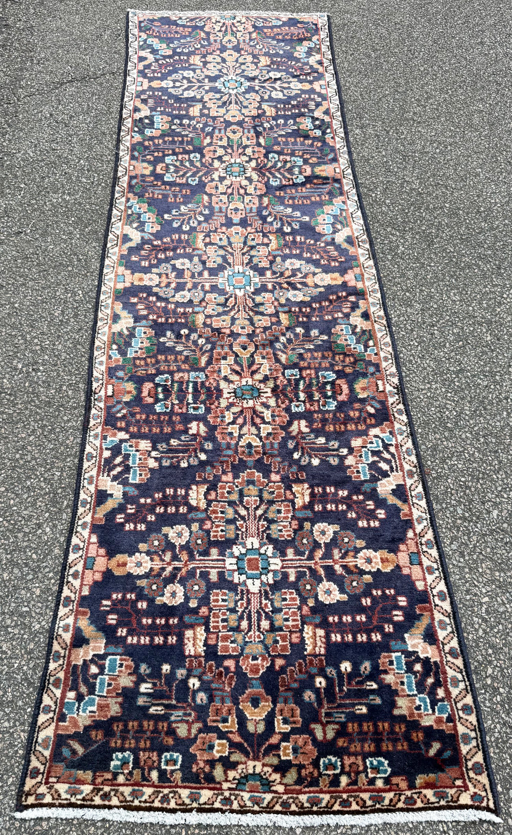 VINTAGE PERSIAN HOSSEINABAD HAND KNOTTED RUNNER, 2.9 x 9.8 (84cm x 295cm)