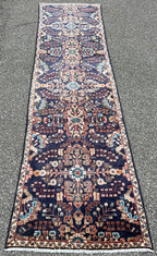VINTAGE PERSIAN HOSSEINABAD HAND KNOTTED RUNNER, 2.9 x 9.8 (84cm x 295cm)