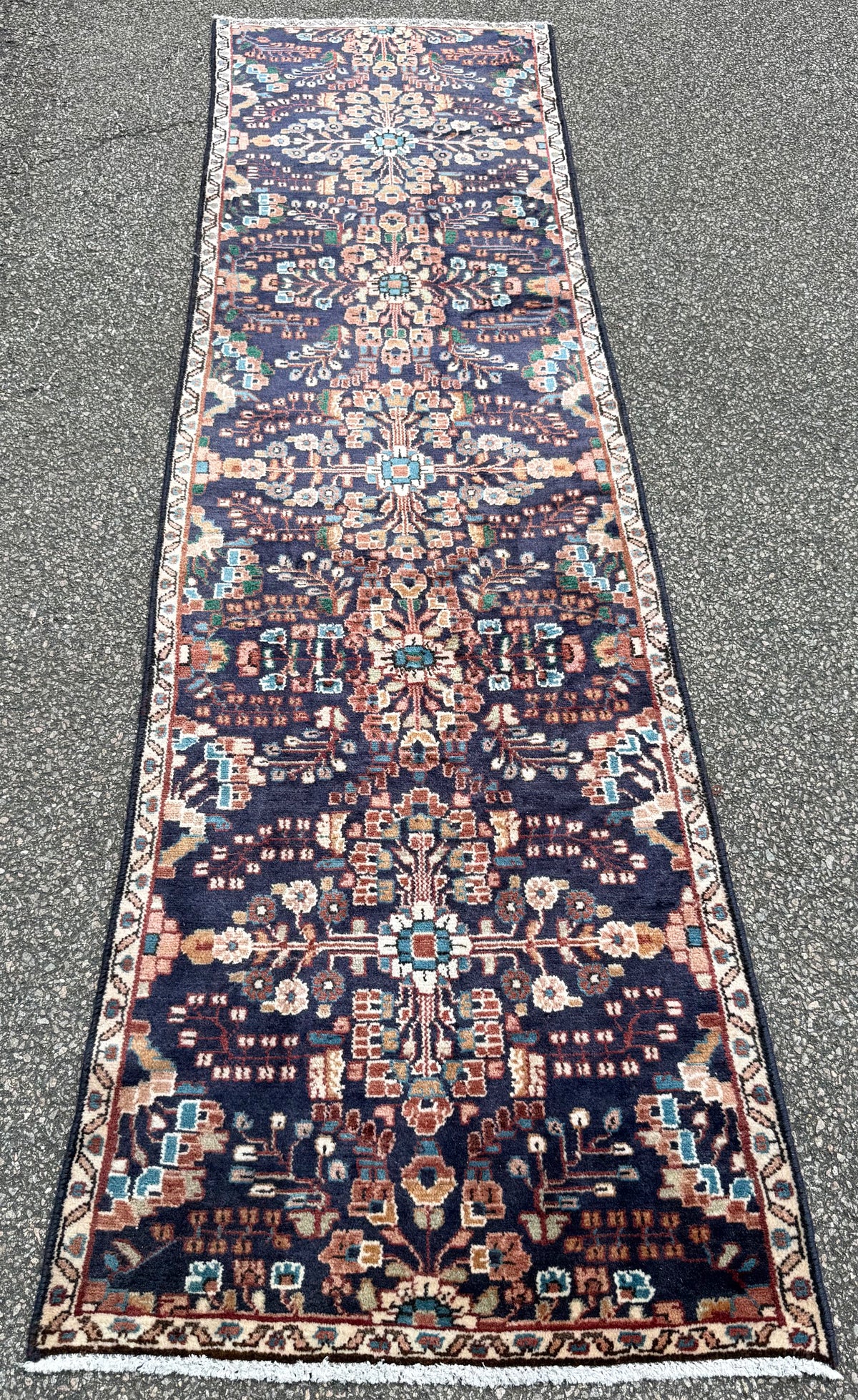 VINTAGE PERSIAN HOSSEINABAD HAND KNOTTED RUNNER, 2.9 x 9.8 (84cm x 295cm)