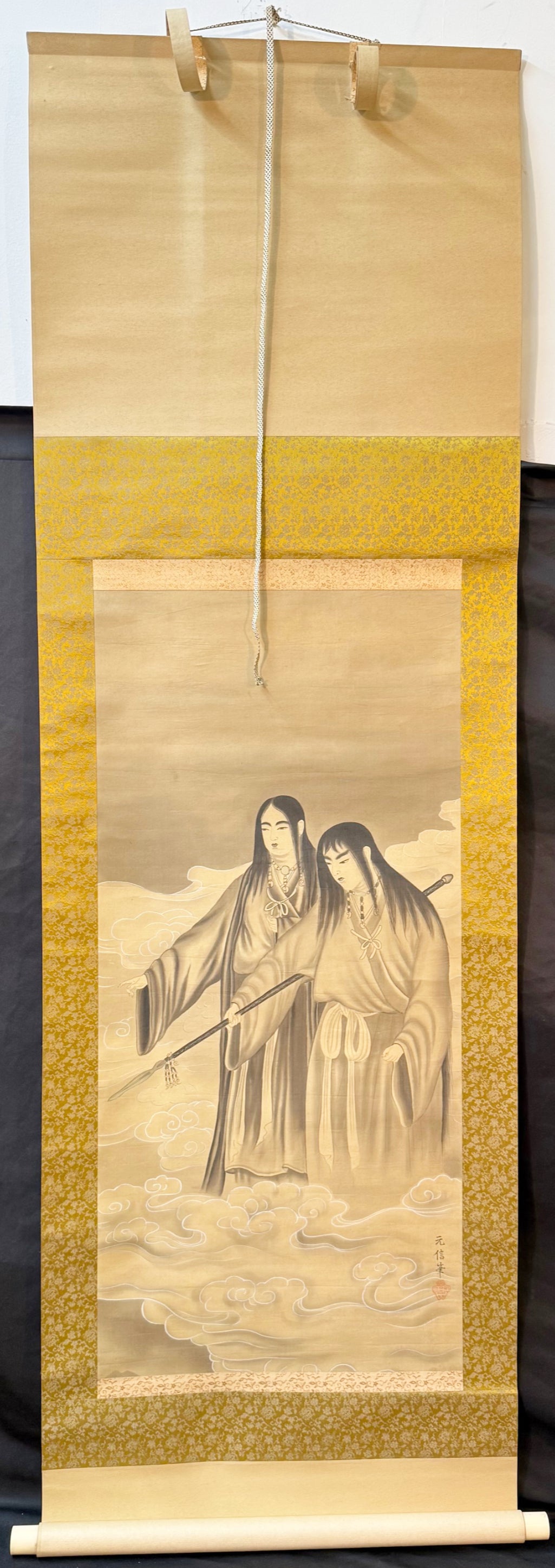 CHINESE HANGING SCROLL PAINTING OF TWO CELESTIAL MAIDENS IN CLOUDS BY YUAN XIN, 1959, 21IN x 71IN (53cm x 180cm)