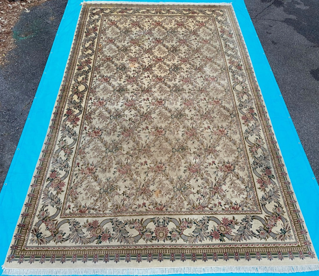 MANSION SIZED TABRIZ HAND KNOTTED RUG WITH 300+ KPSI, 10.0 x 17.0 (305cm x 518cm)