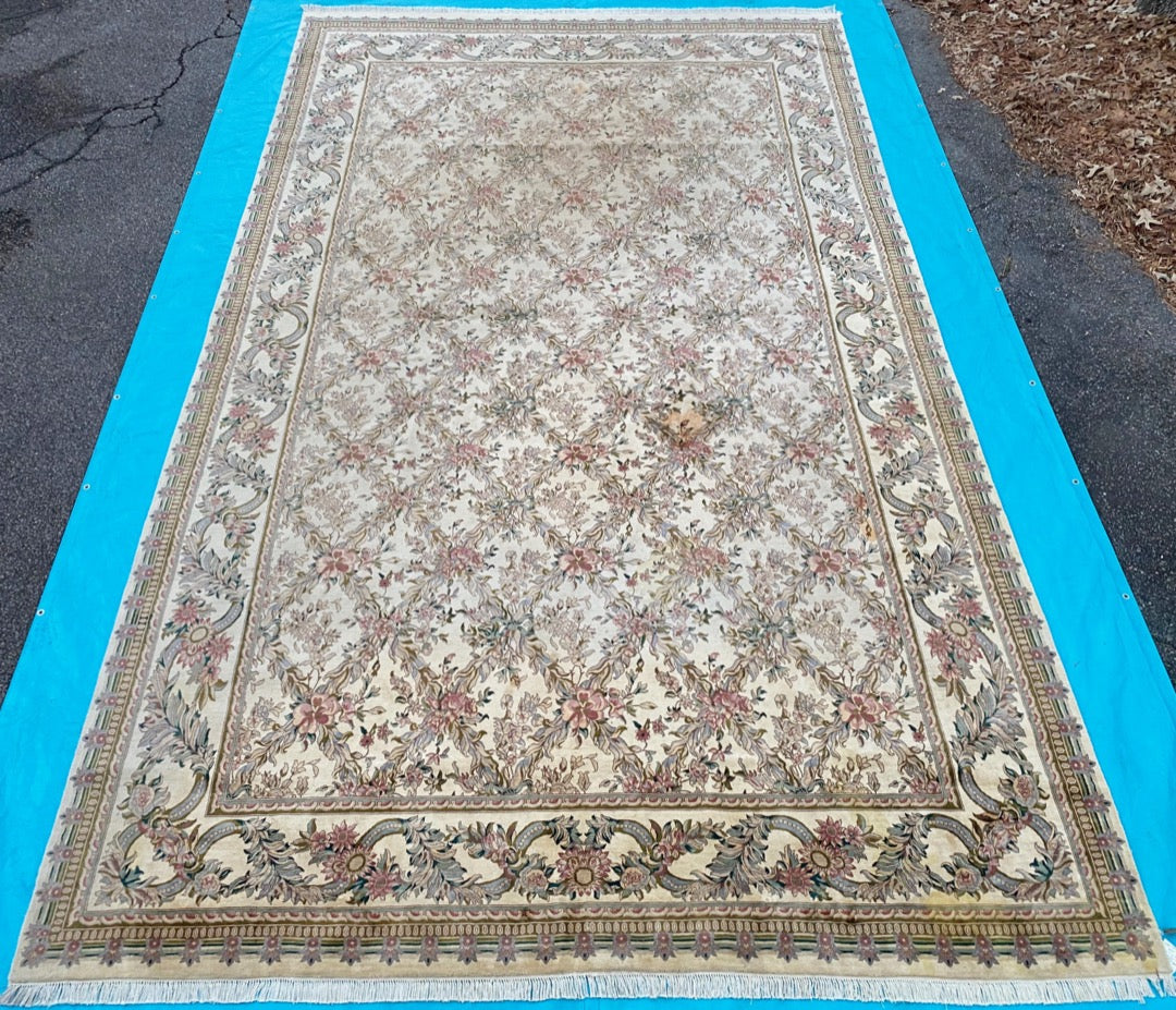 MANSION SIZED TABRIZ HAND KNOTTED RUG WITH 300+ KPSI, 10.0 x 17.0 (305cm x 518cm)