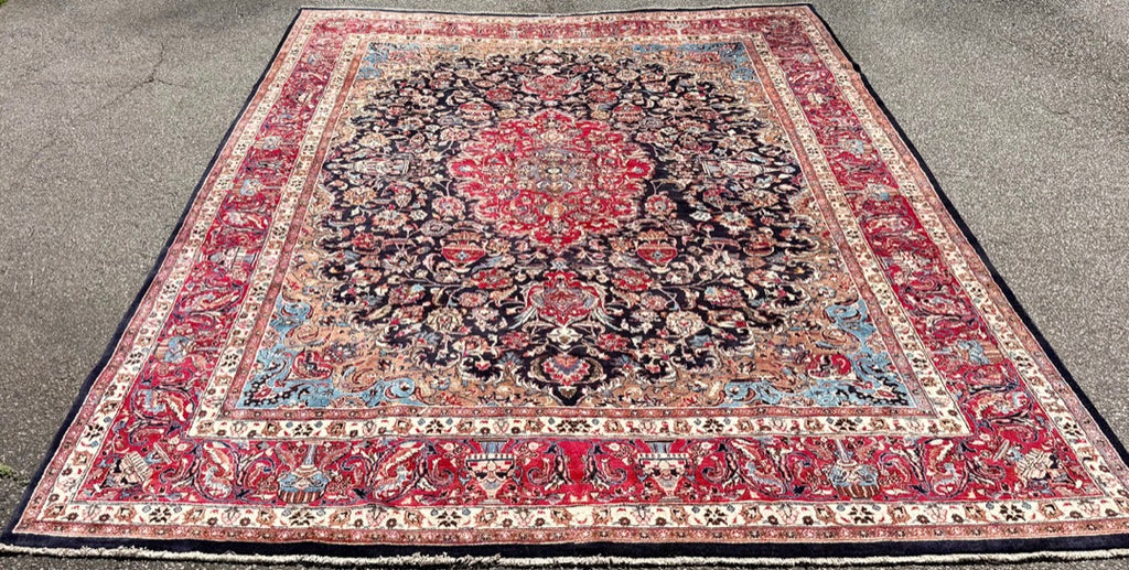 SIGNED PERSIAN KASHAN PICTORIAL HAND KNOTTED RUG, 9.8 x 12.3 (295cm x 373cm)