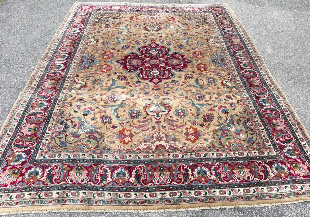 VINTAGE PERSIAN TABRIZ HAND KNOTTED RUG WITH CARTOUCHE, 9.7 x 12.5 (292cm x 378cm)