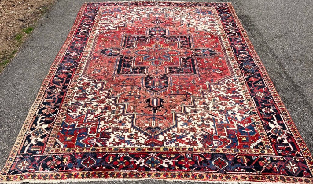 VINTAGE PERSIAN HERIZ HAND KNOTTED RUG, 8.8 x 11.2 (264cm x 340cm)
