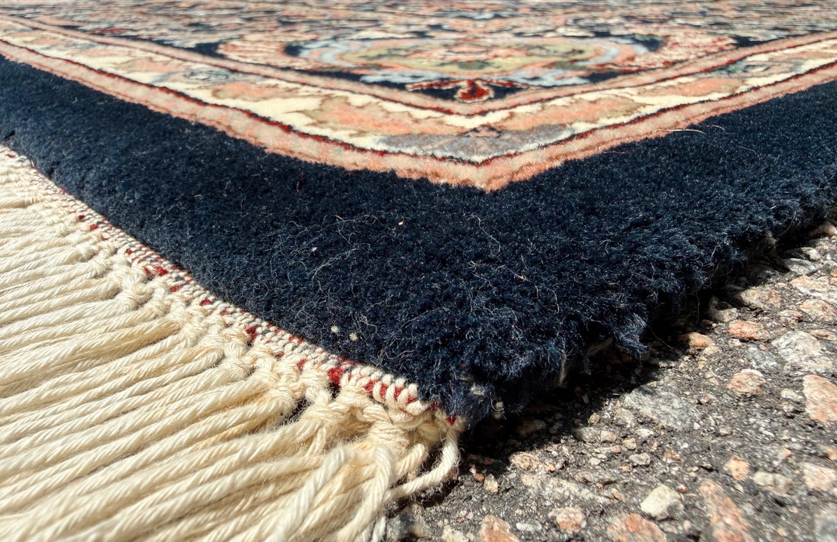 VINTAGE ISFAHAN HAND KNOTTED RUG, 7.9 x 10.4 (236cm x 315cm)