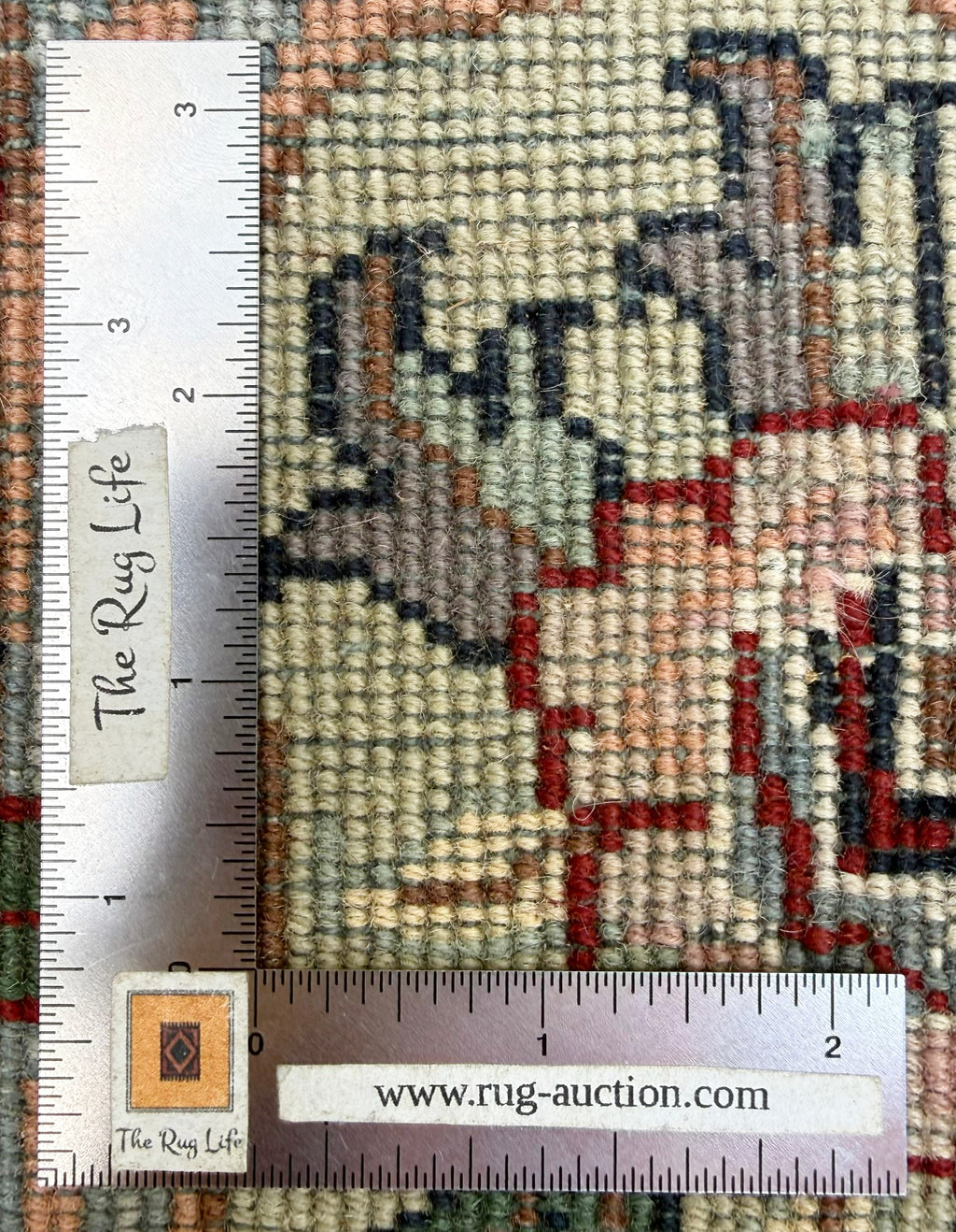 VINTAGE ISFAHAN HAND KNOTTED RUG, 7.9 x 10.4 (236cm x 315cm)