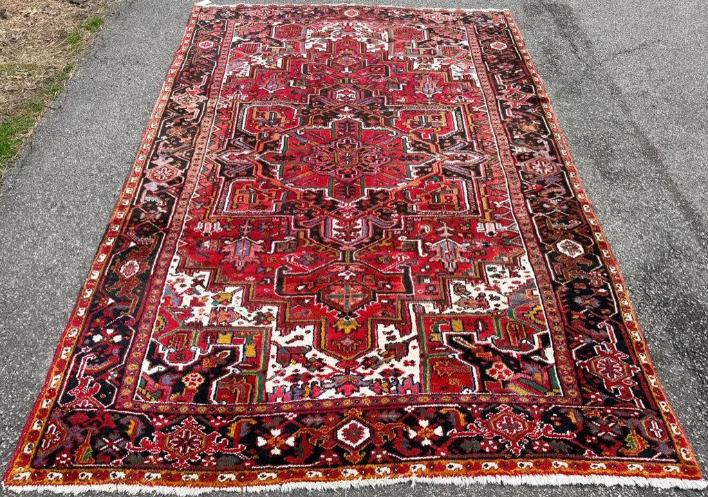 VINTAGE PERSIAN HERIZ HAND KNOTTED RUG, 7.9 x 11.3 (236cm x 343cm)