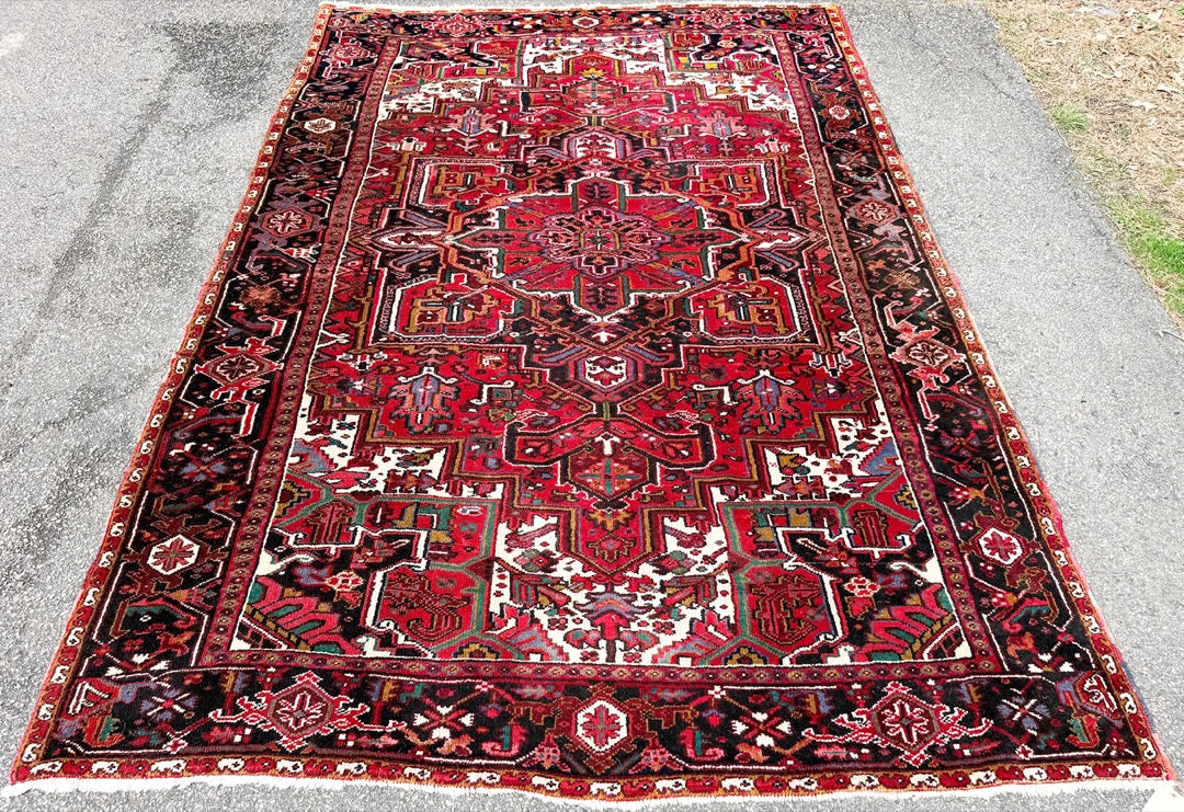 VINTAGE PERSIAN HERIZ HAND KNOTTED RUG, 7.9 x 11.3 (236cm x 343cm)
