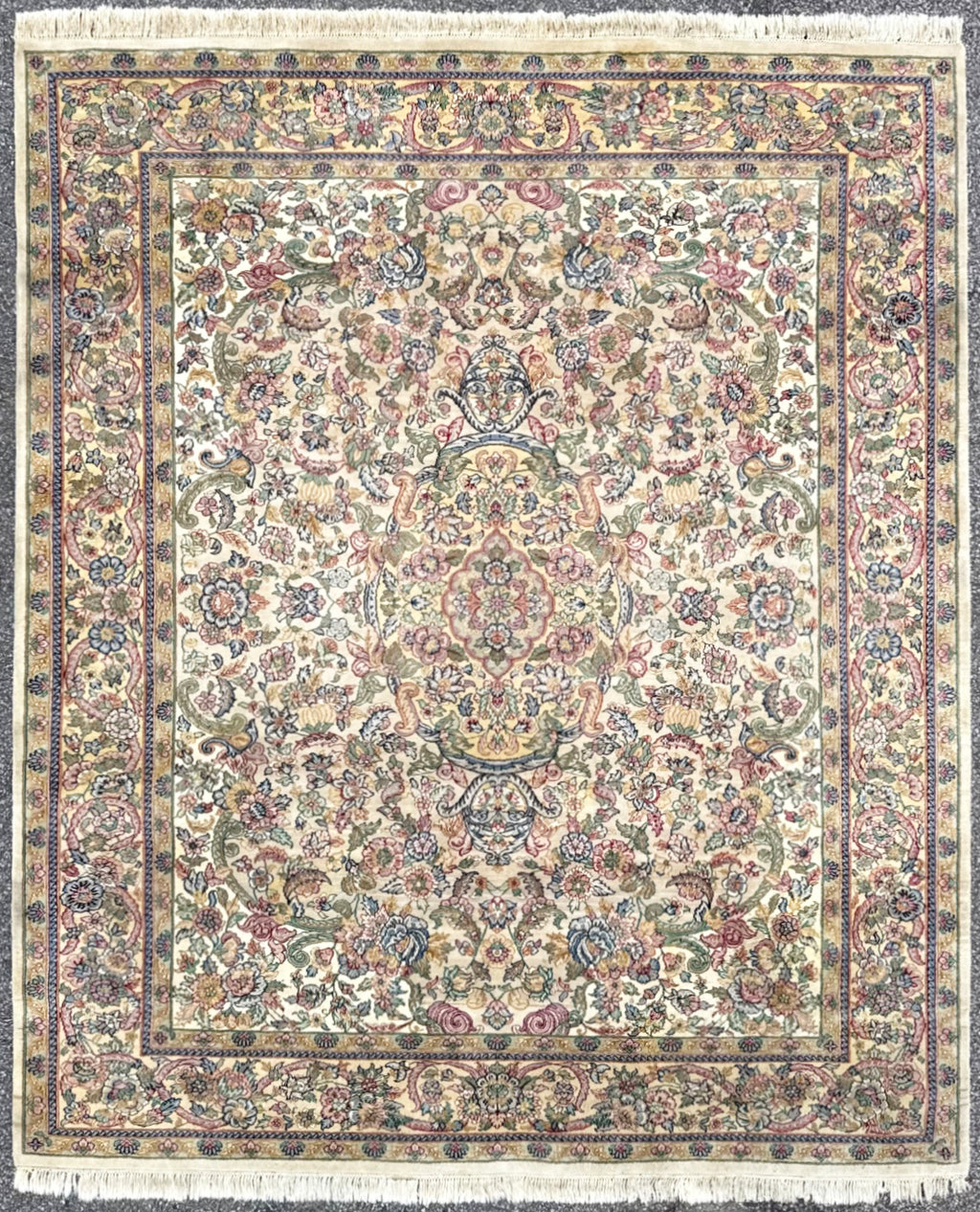 VINTAGE KERMAN HAND KNOTTED RUG, 8.4 x 10.0 (254cm x 305cm)