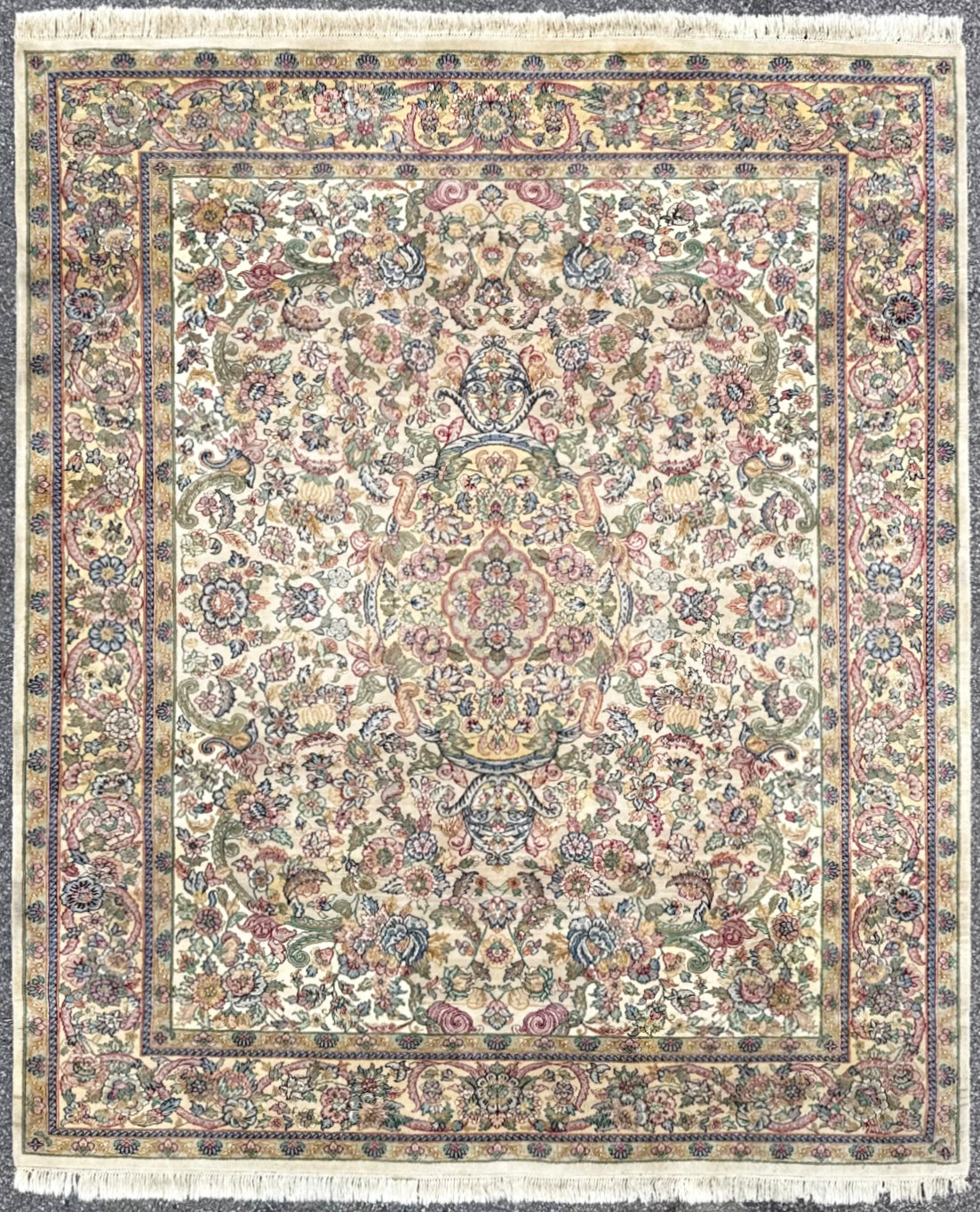 VINTAGE KERMAN HAND KNOTTED RUG, 8.4 x 10.0 (254cm x 305cm)