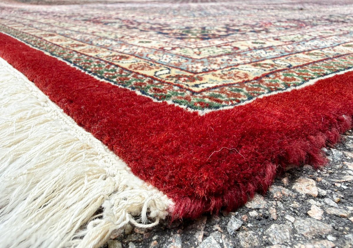 VINTAGE PERSIAN MAHI HAND KNOTTED RUG, 8.11 x 12.4 (272cm x 376cm)