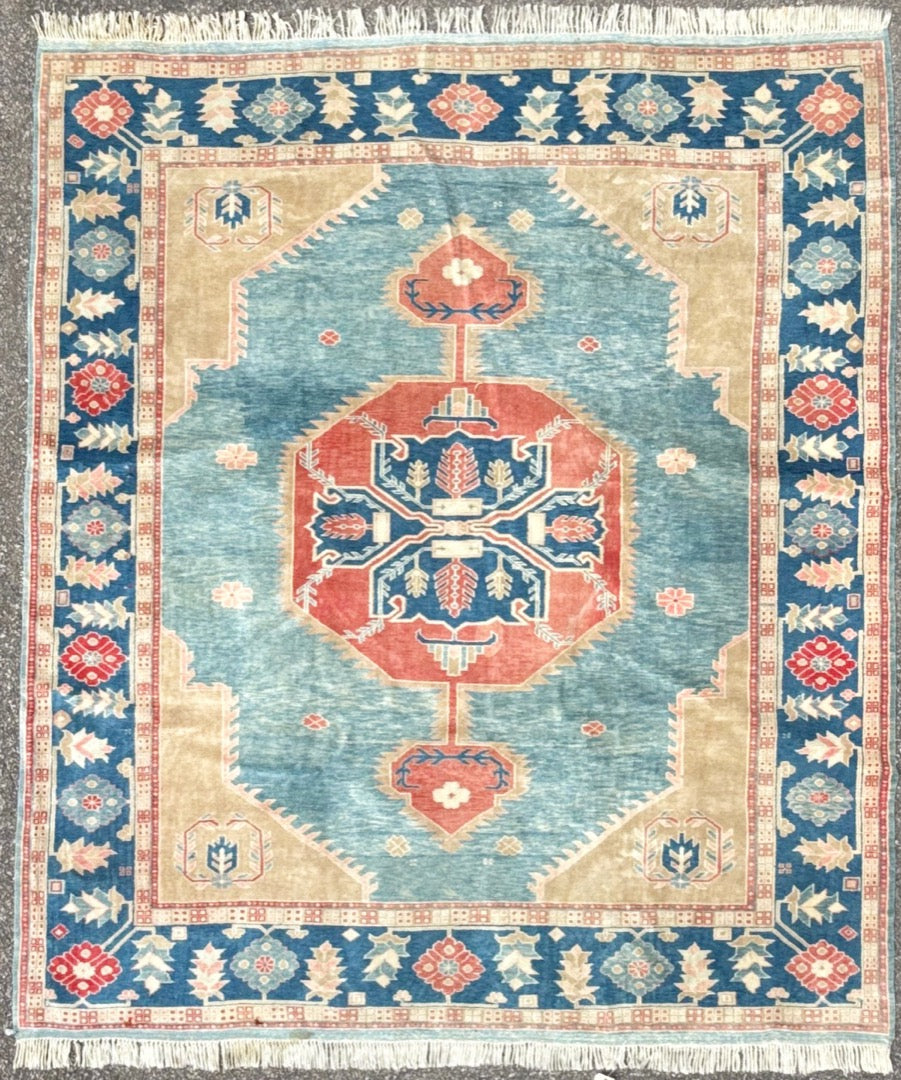 CAUCASIAN KAZAK HAND KNOTTED RUG, 8.5 x 9.9 (257cm x 297cm)