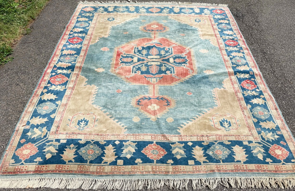 CAUCASIAN KAZAK HAND KNOTTED RUG, 8.5 x 9.9 (257cm x 297cm)