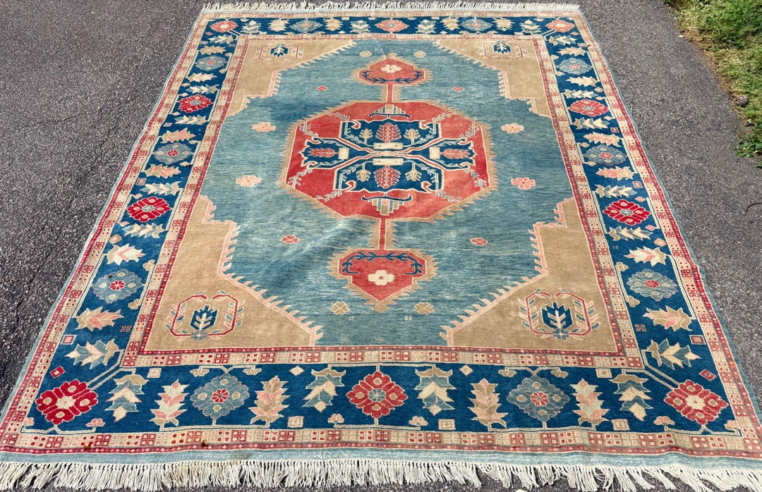 CAUCASIAN KAZAK HAND KNOTTED RUG, 8.5 x 9.9 (257cm x 297cm)