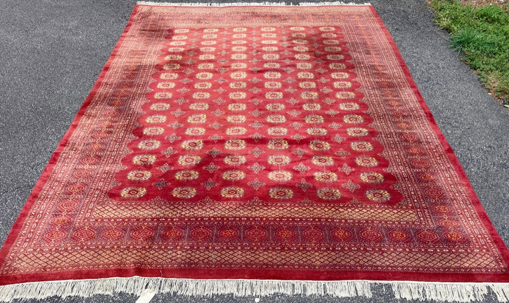 BUKHARA HAND KNOTTED RUG, 9.5 x 12.0 (287cm x 366cm)