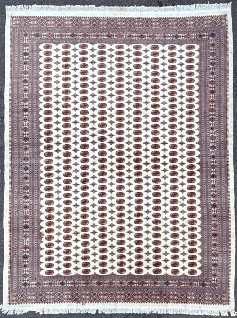 BUKHARA HAND KNOTTED RUG, 10.5 x 13.3 (318cm x 404cm)