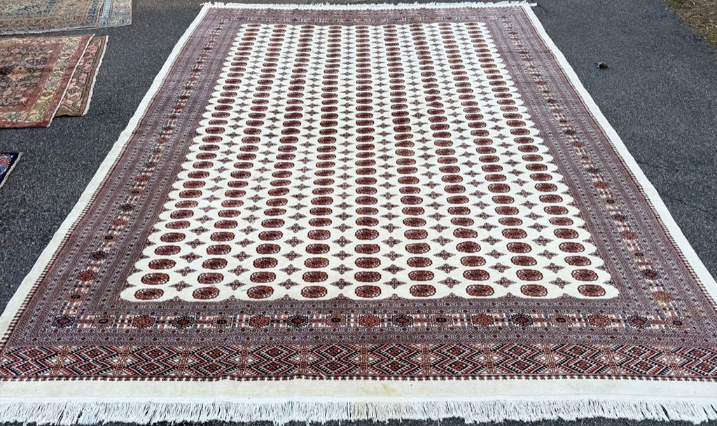 BUKHARA HAND KNOTTED RUG, 10.5 x 13.3 (318cm x 404cm)