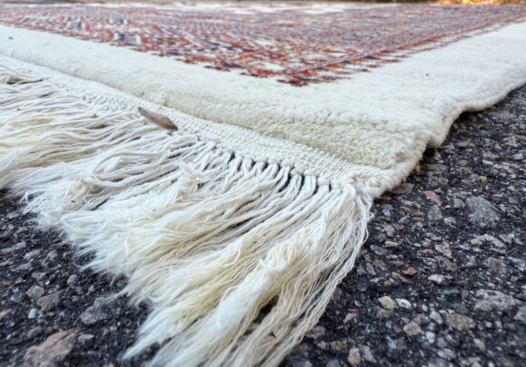 BUKHARA HAND KNOTTED RUG, 10.5 x 13.3 (318cm x 404cm)