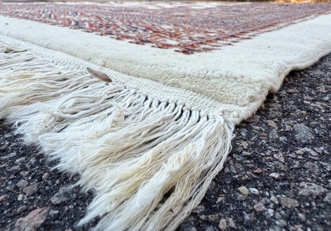BUKHARA HAND KNOTTED RUG, 10.5 x 13.3 (318cm x 404cm)