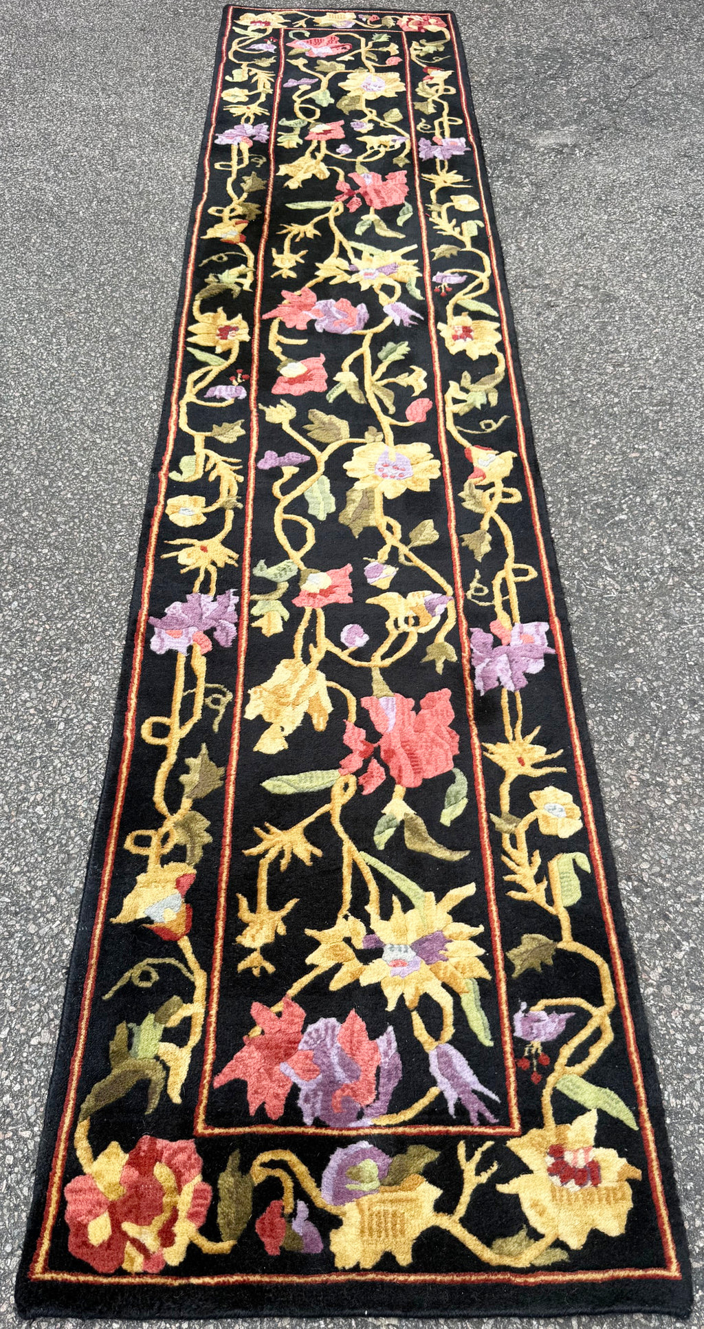 SAVONNERIE STYLE HAND KNOTTED RUNNER, 2.7 x 11.11 (79cm x 363cm)