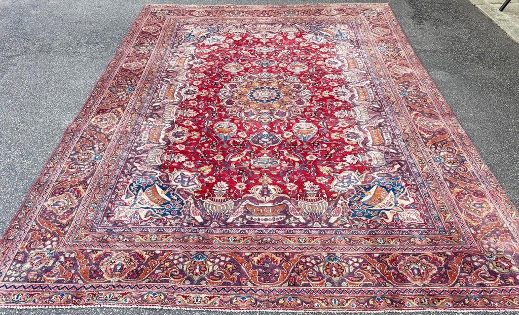 SIGNED PERSIAN KASHMAR CARPET, PICTORIAL VASE & BIRD DESIGN, RED FIELD HAND KNOTTED RUG, 9.3 x 12.0 (282cm x 366cm)
