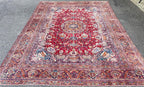 SIGNED PERSIAN KASHMAR CARPET, PICTORIAL VASE & BIRD DESIGN, RED FIELD HAND KNOTTED RUG, 9.3 x 12.0 (282cm x 366cm)