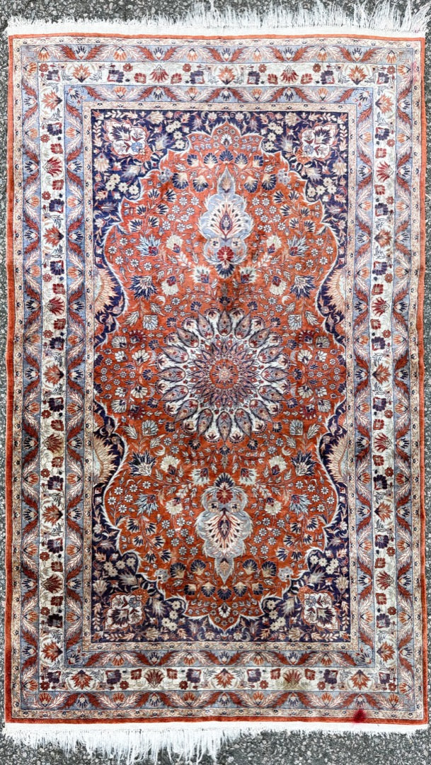 KASHMIR WOOL HAND KNOTTED RUG WITH 650+ KPSI, 3.0 x 4.11 (91cm x 150cm)