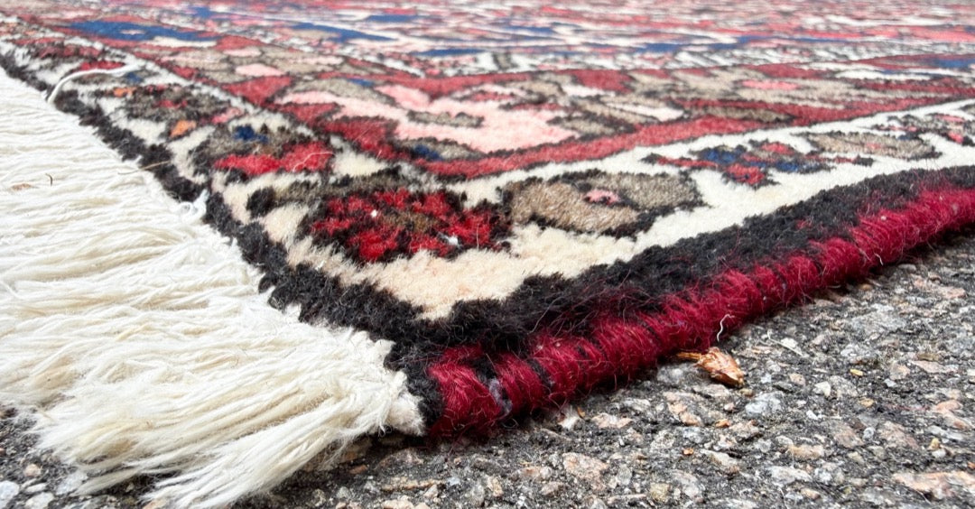 PERSIAN BAKHTIARI HAND KNOTTED RUG, 6.7 x 10.4 (201cm x 315cm)