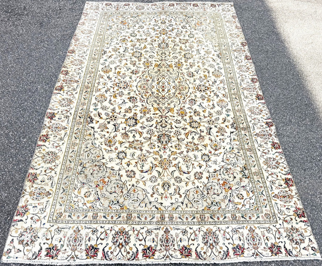 VINTAGE PERSIAN NAIN HAND KNOTTED RUG, 5.6 x 9.2 (137cm x 279cm)