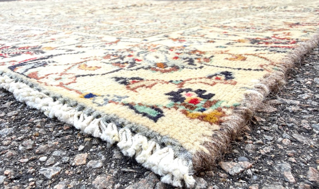 VINTAGE PERSIAN NAIN HAND KNOTTED RUG, 5.6 x 9.2 (137cm x 279cm)