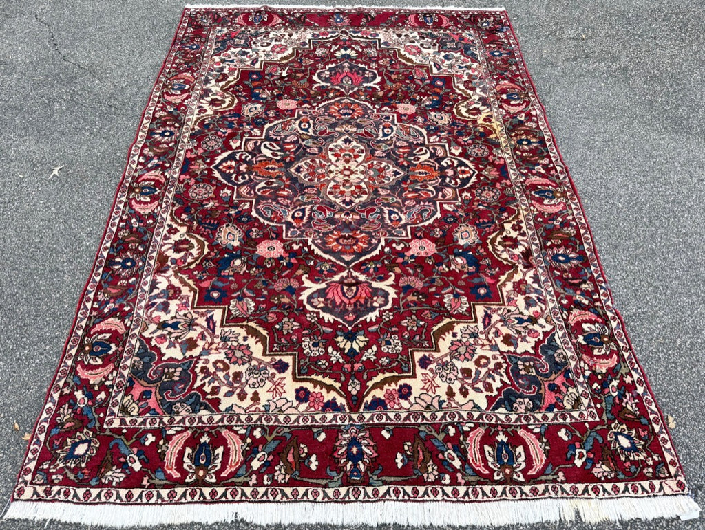 PERSIAN BAKHTIARI HAND KNOTTED RUG, 6.10 x 9.7 (208cm x 292cm)
