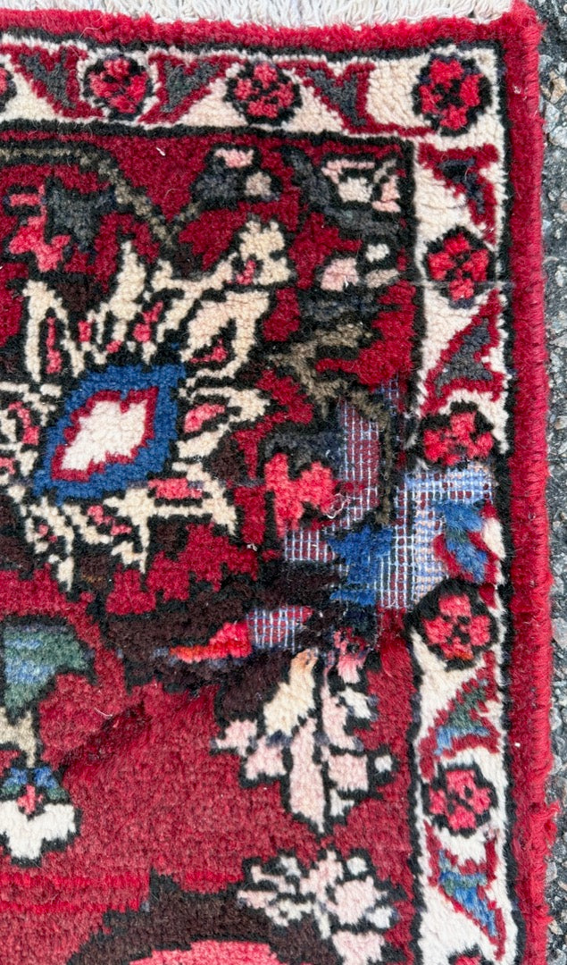 PERSIAN BAKHTIARI HAND KNOTTED RUG, 6.10 x 9.7 (208cm x 292cm)