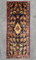 ANTIQUE PERSIAN MEHRABAN PICTORIAL HAND KNOTTED RUNNER, 4.2 x 10.7 (127cm x 323cm)