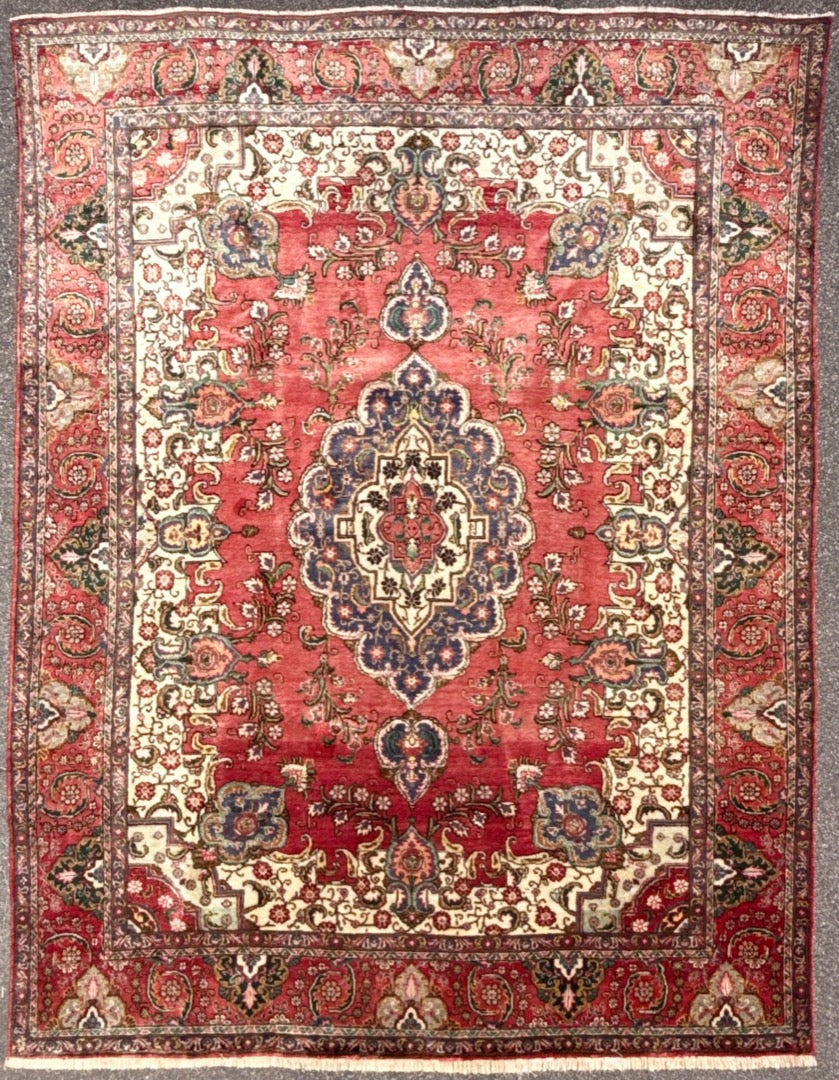 LARGE VINTAGE PERSIAN TABRIZ MEDALLION RUG, IVORY & CRIMSON FIELD, HAND KNOTTED, 9.9 x 12.9 (297cm x 389cm)