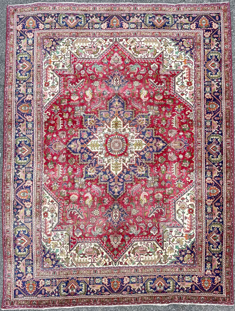 ANTIQUE PERSIAN HERIZ HAND KNOTTED RUG, 8.5 x 11.0 (257cm x 335cm)