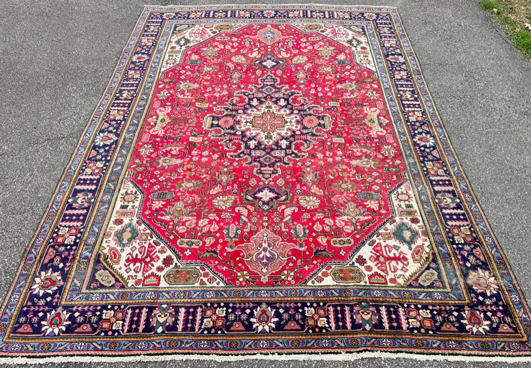 VINTAGE PERSIAN HERIZ HAND KNOTTED RUG, 8.2 x 11.3 (249cm x 343cm)