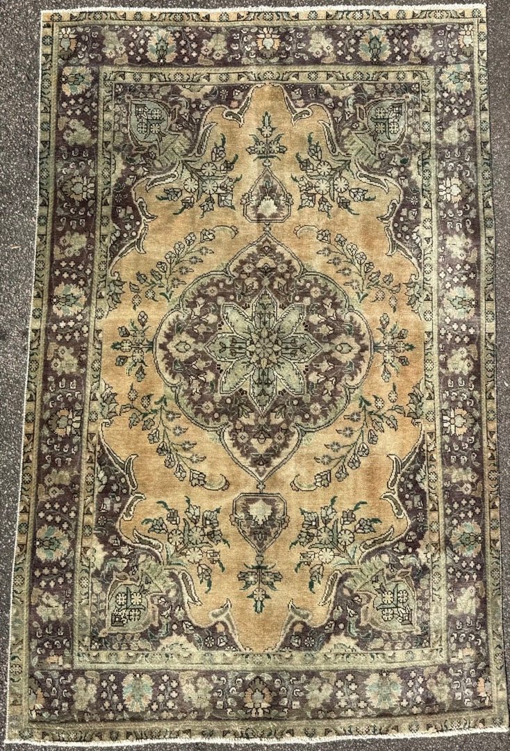 ANTIQUE PERSIAN TABRIZ HAND KNOTTED RUG, 6.5 x 10.0 (196cm x 305cm)