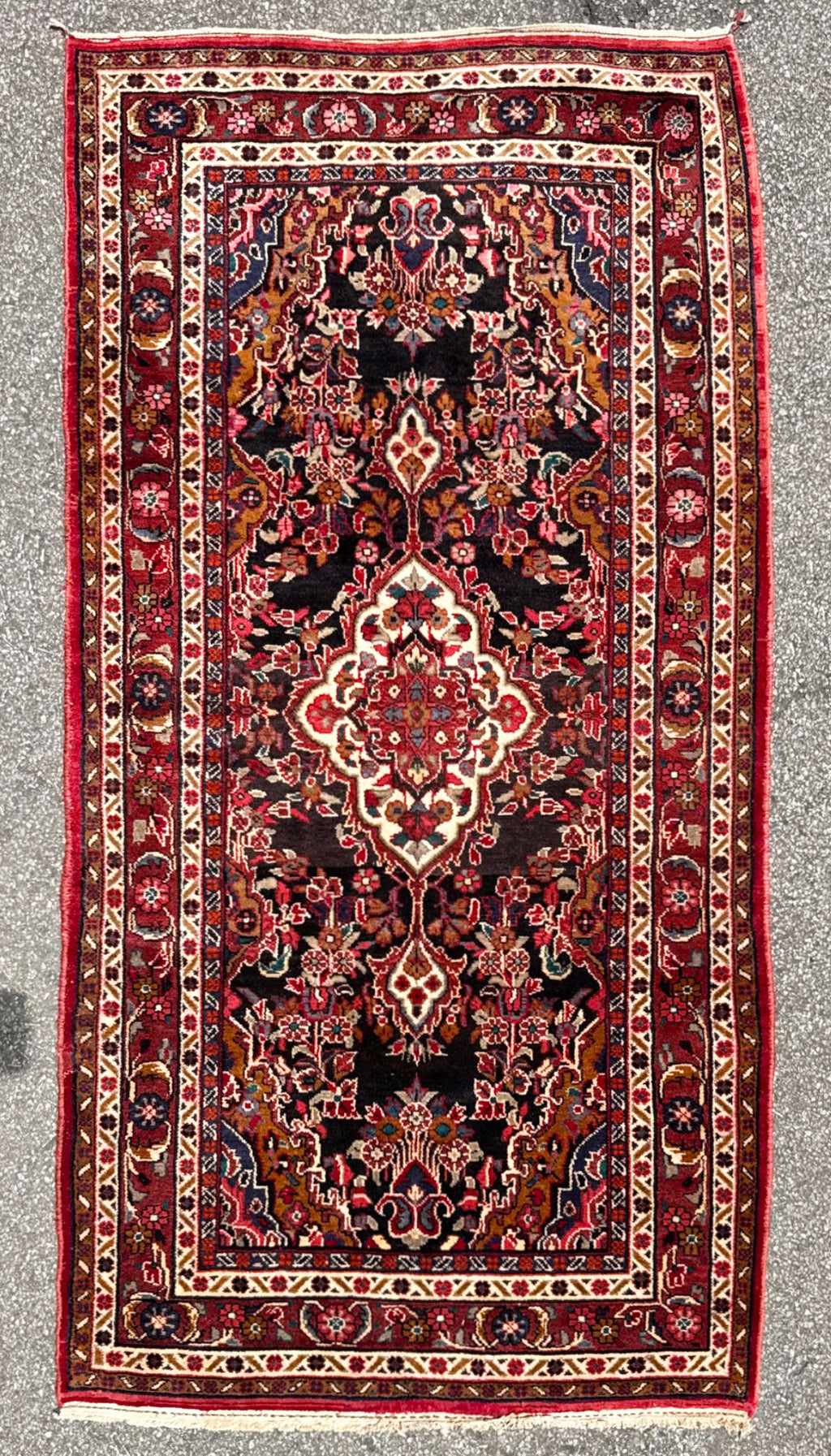 ANTIQUE PERSIAN HERIZ HAND KNOTTED RUG, 4.6 x 9.0 (137cm x 274cm)