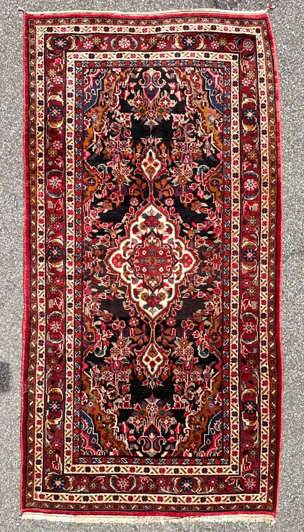 ANTIQUE PERSIAN HERIZ HAND KNOTTED RUG, 4.6 x 9.0 (137cm x 274cm)