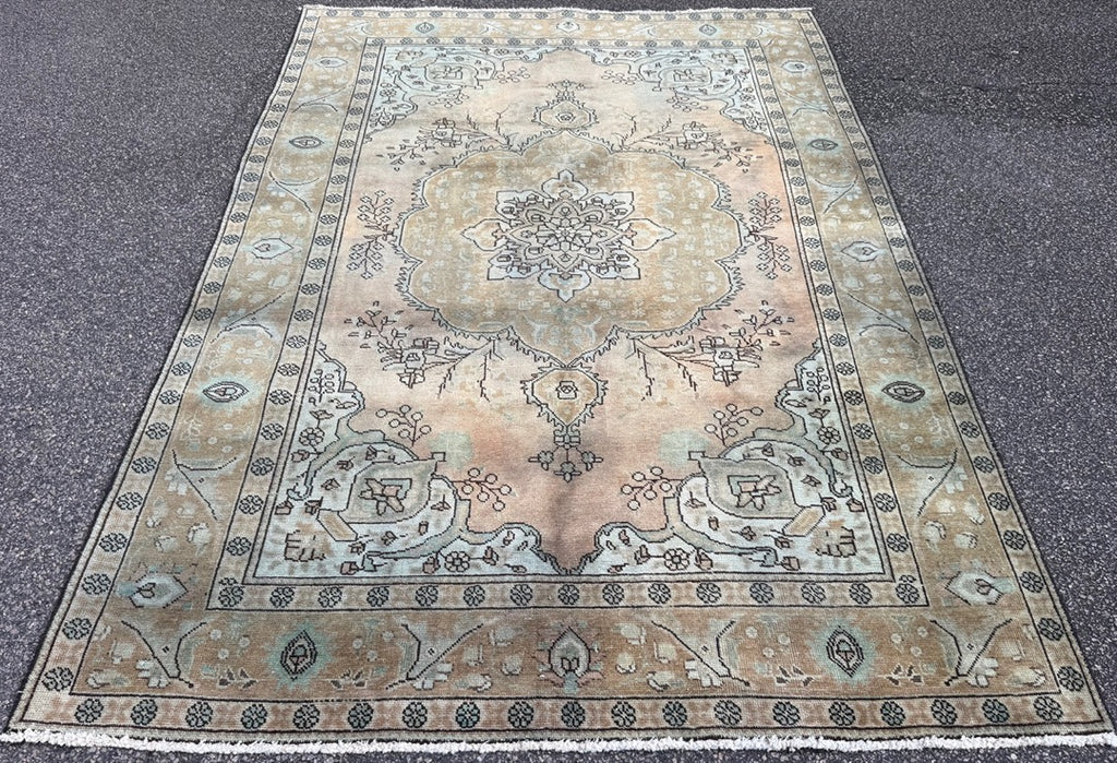 ANTIQUE PERSIAN TABRIZ HAND KNOTTED RUG, 6.7 x 9.5 (201cm x 287cm)